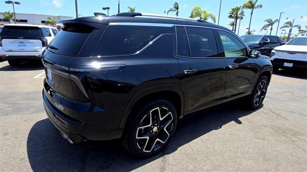 new 2025 Chevrolet Traverse car