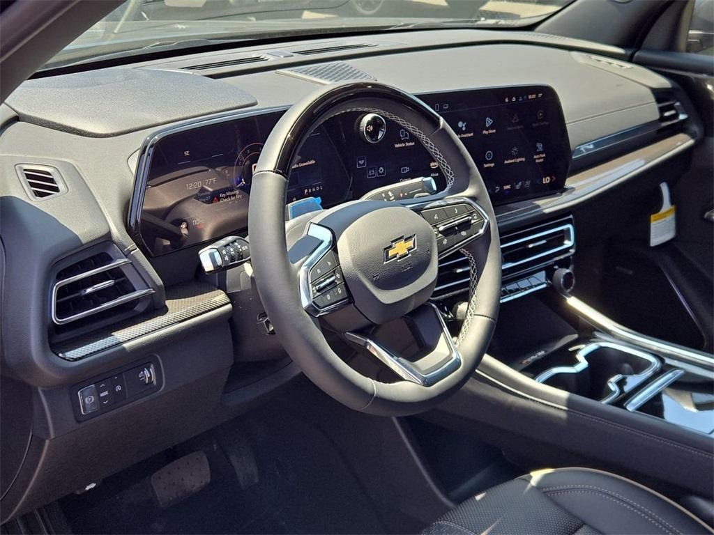 new 2025 Chevrolet Traverse car