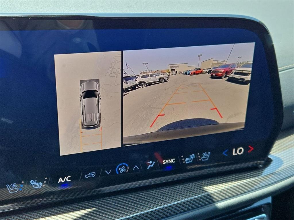 new 2025 Chevrolet Traverse car