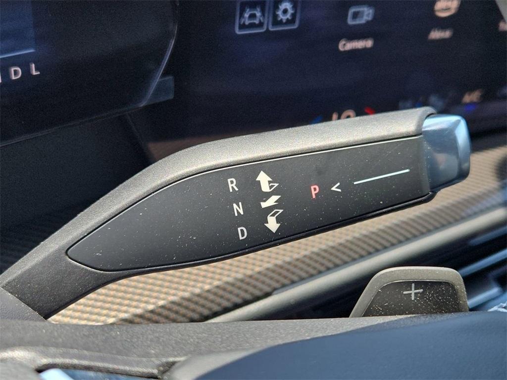 new 2025 Chevrolet Traverse car