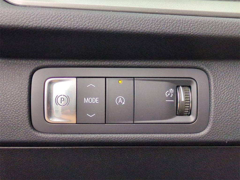 new 2025 Chevrolet Traverse car