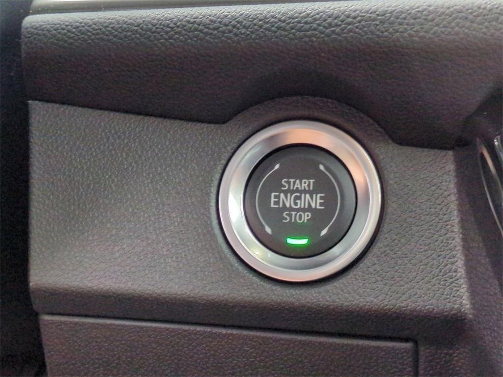new 2025 Chevrolet Traverse car