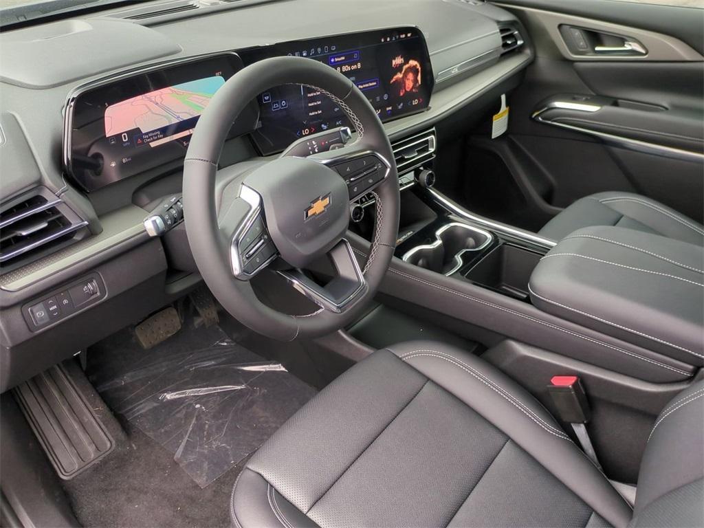 new 2025 Chevrolet Traverse car