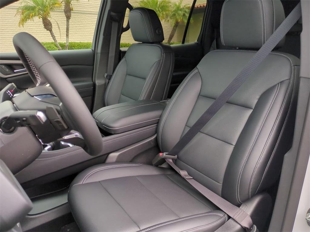 new 2025 Chevrolet Traverse car