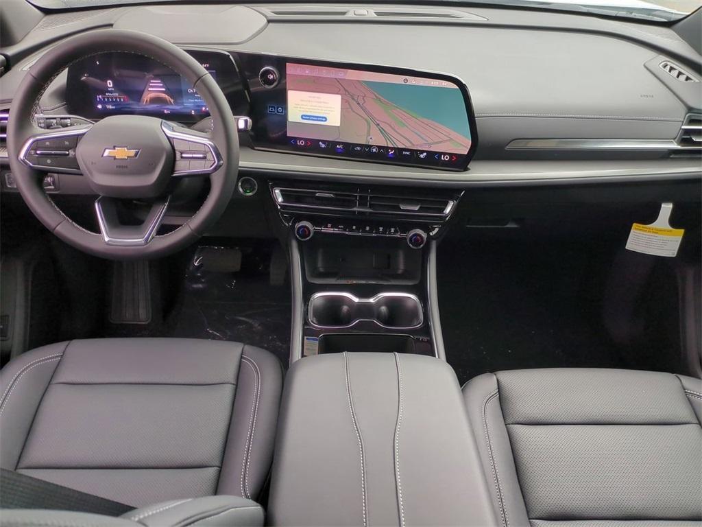 new 2025 Chevrolet Traverse car