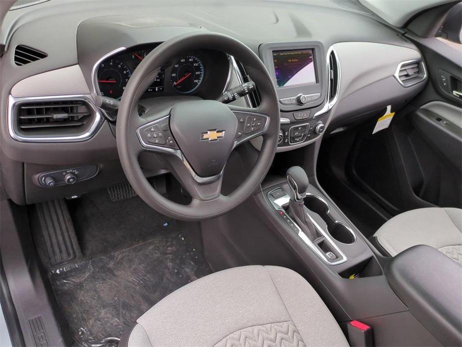 new 2024 Chevrolet Equinox car, priced at $25,740