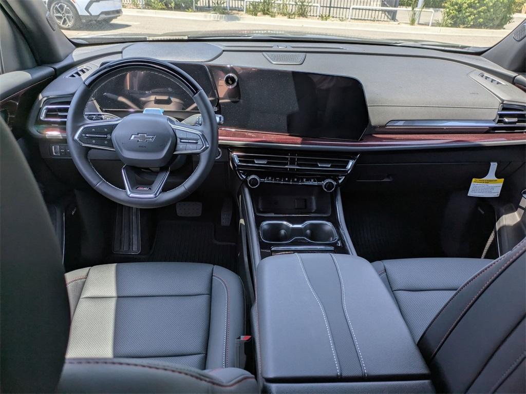 new 2025 Chevrolet Traverse car