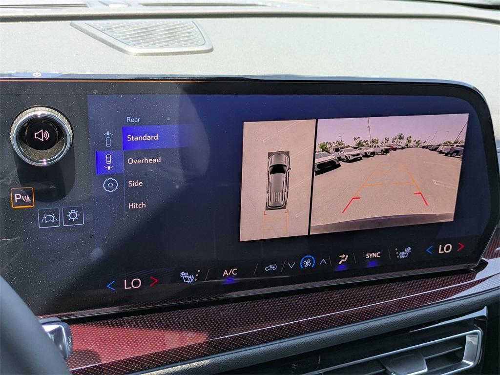new 2025 Chevrolet Traverse car