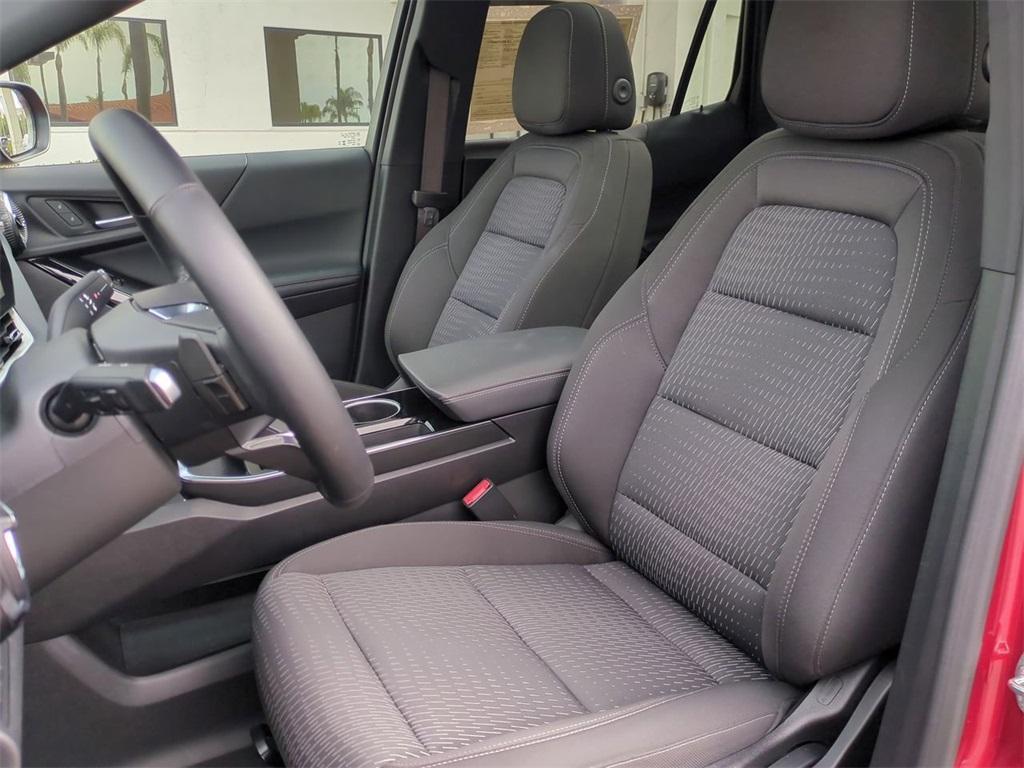 new 2025 Chevrolet Equinox car