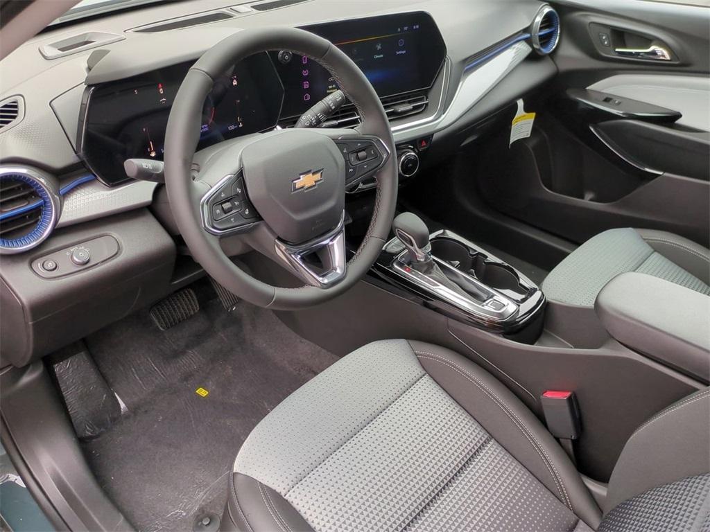 new 2025 Chevrolet Trax car