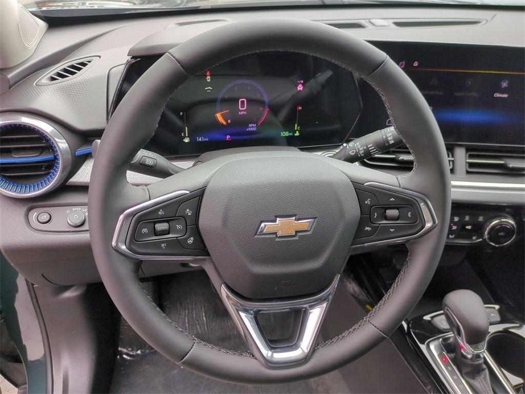 new 2025 Chevrolet Trax car
