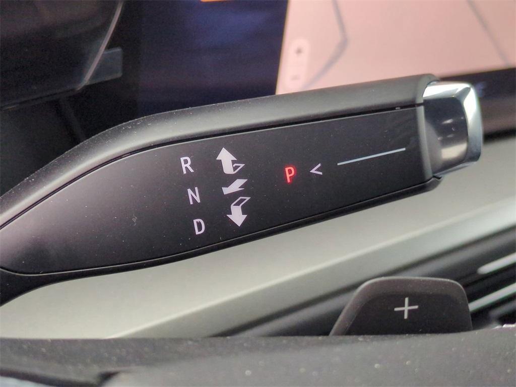 new 2025 Chevrolet Traverse car