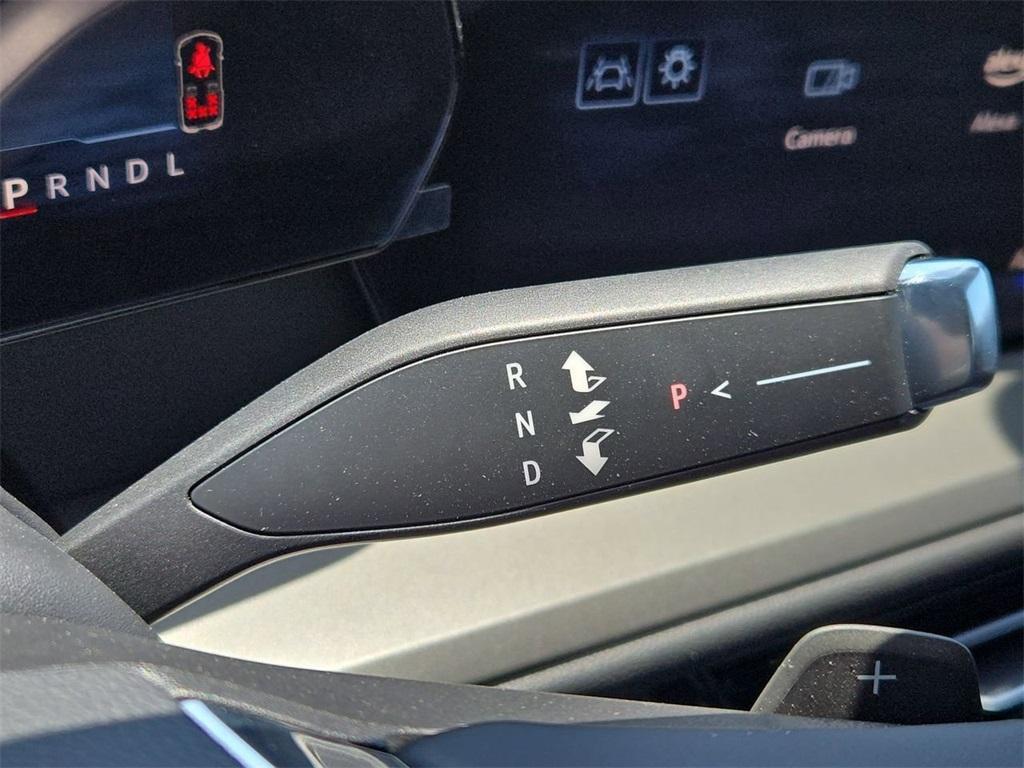 new 2025 Chevrolet Traverse car