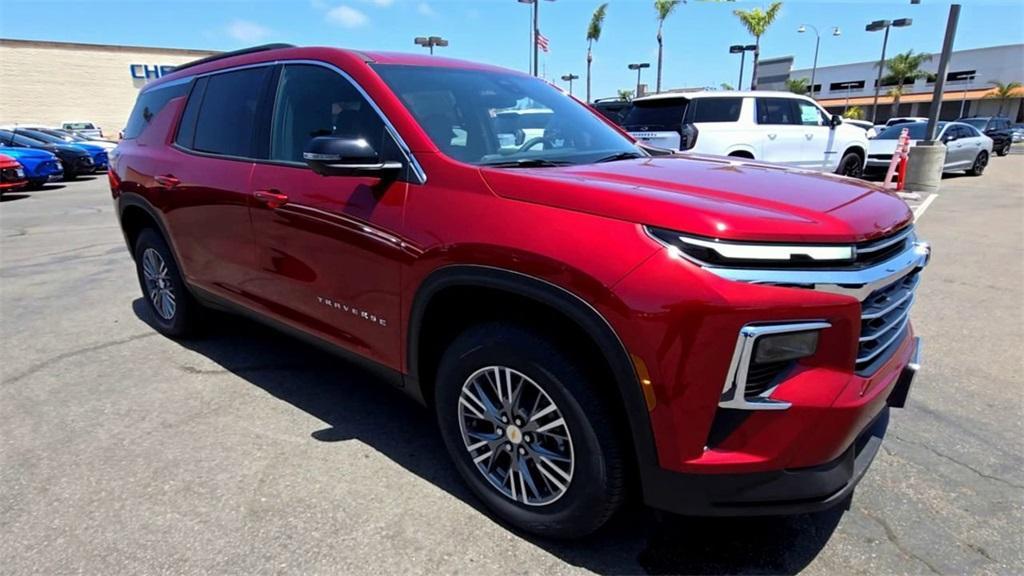 new 2025 Chevrolet Traverse car