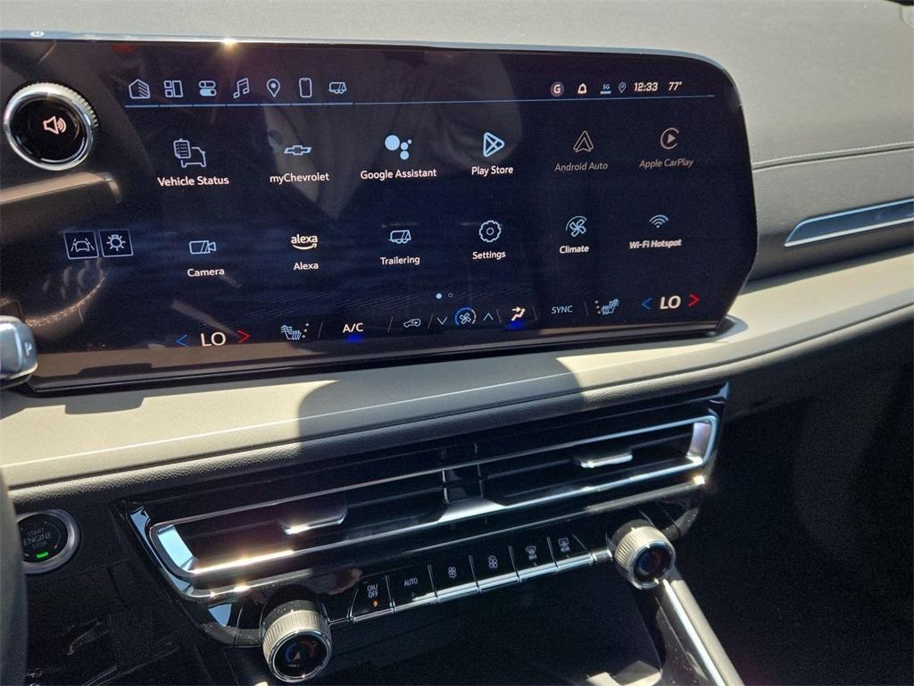 new 2025 Chevrolet Traverse car