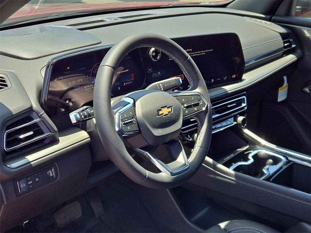 new 2025 Chevrolet Traverse car