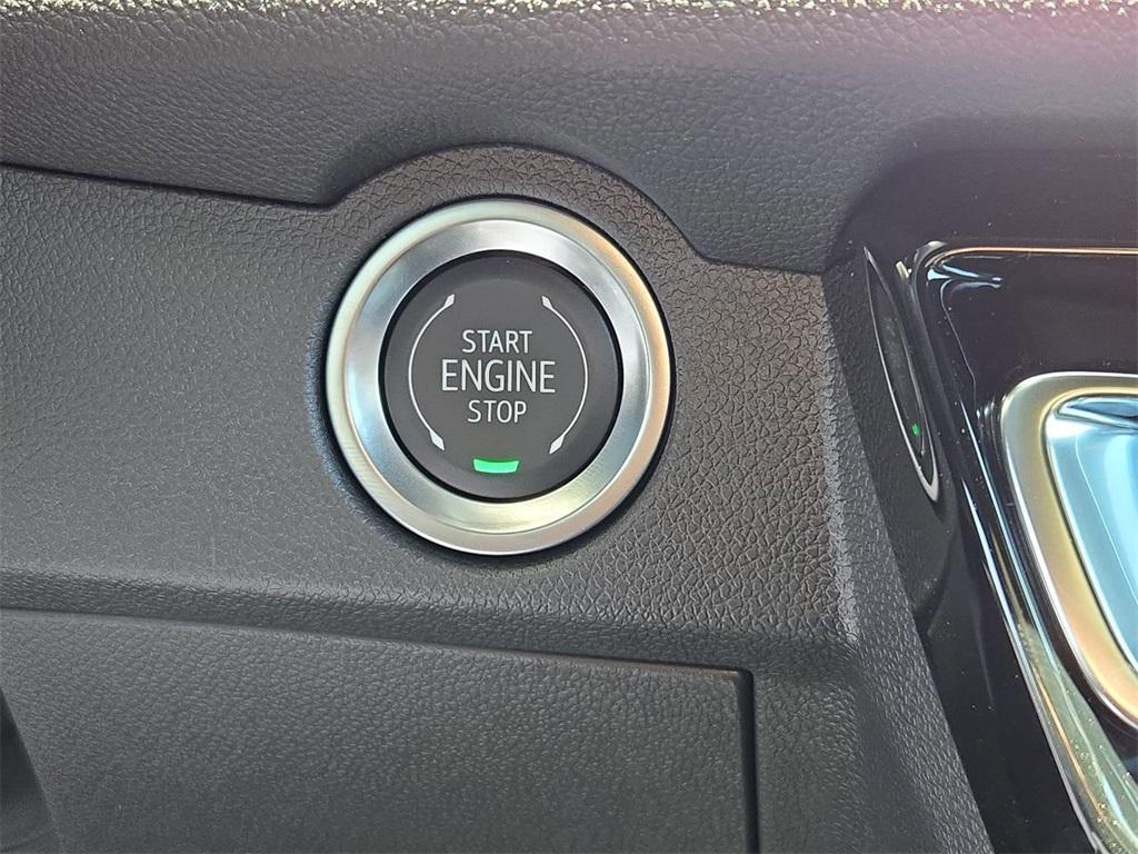 new 2025 Chevrolet Traverse car