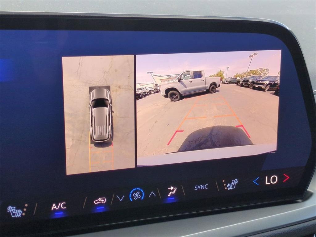 new 2025 Chevrolet Traverse car