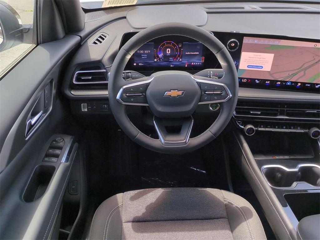new 2025 Chevrolet Traverse car
