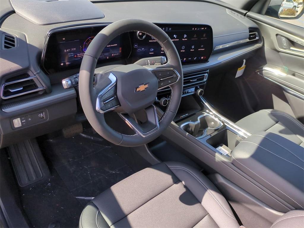 new 2025 Chevrolet Traverse car