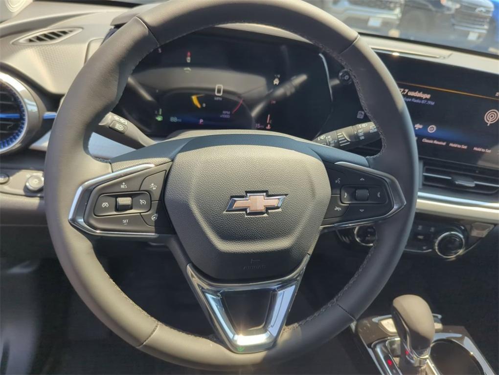 new 2025 Chevrolet Trax car