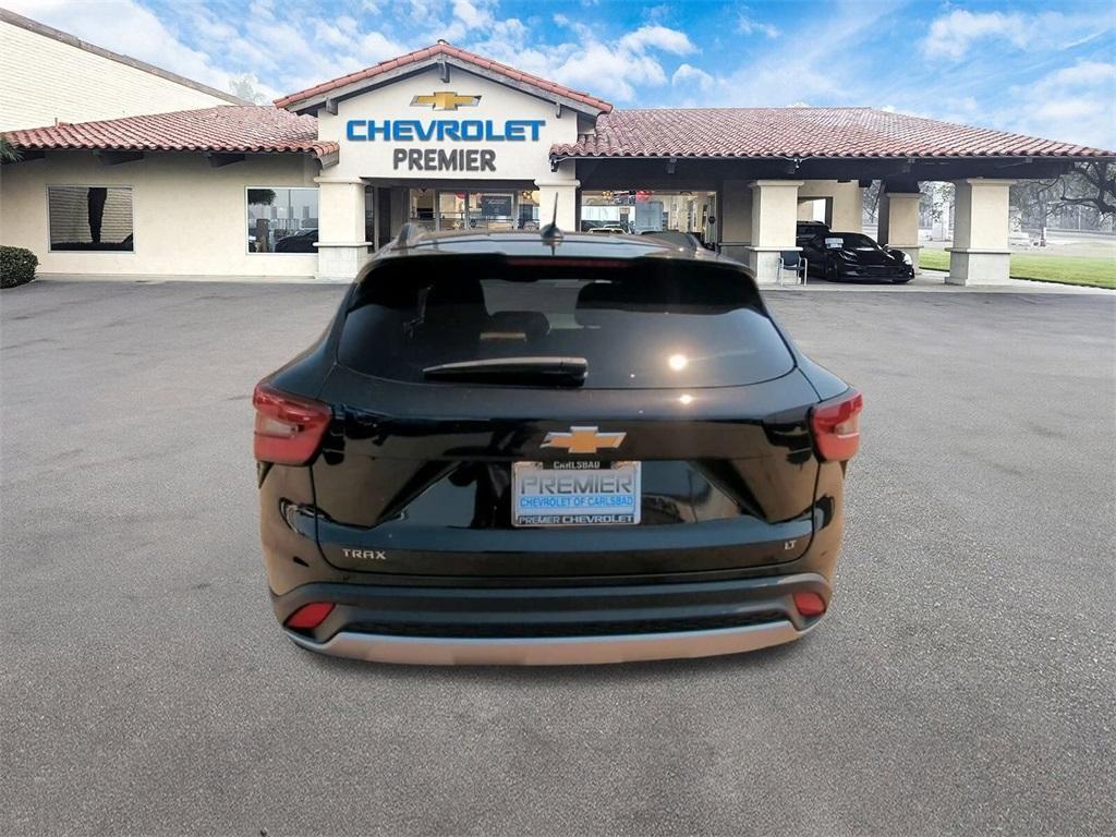 new 2025 Chevrolet Trax car