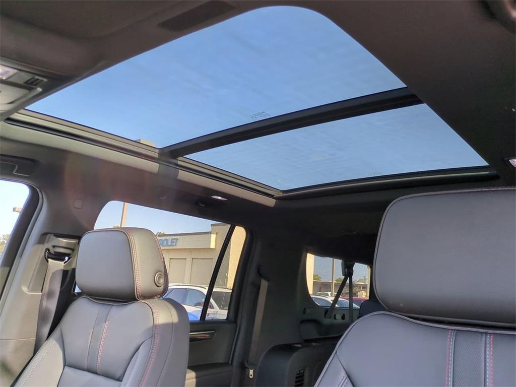 new 2025 Chevrolet Suburban car