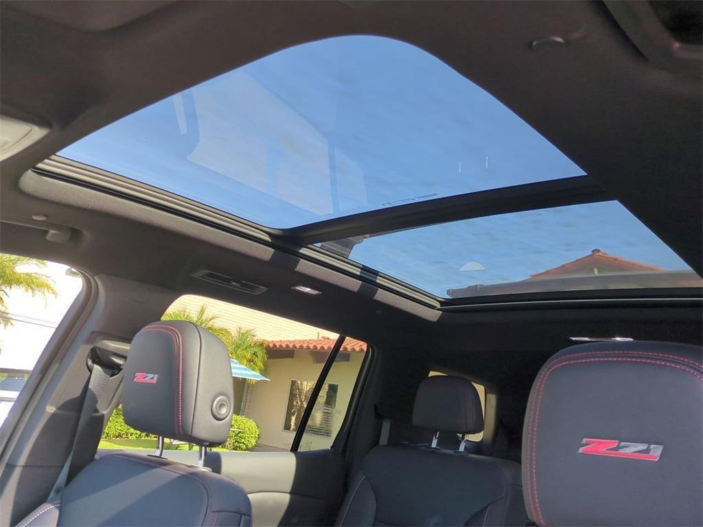 new 2025 Chevrolet Traverse car