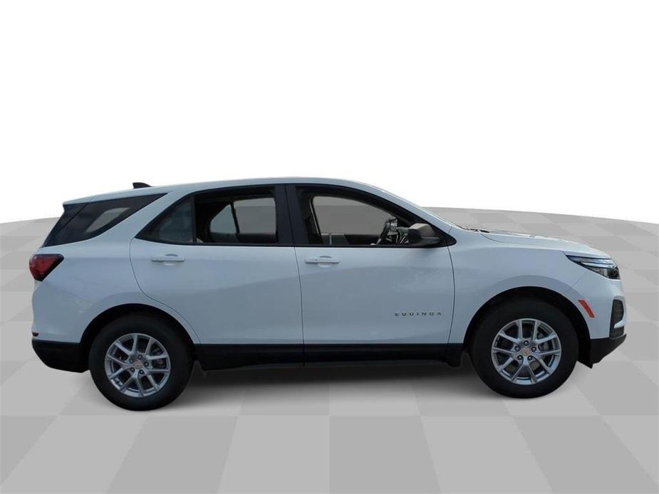 new 2024 Chevrolet Equinox car, priced at $26,990