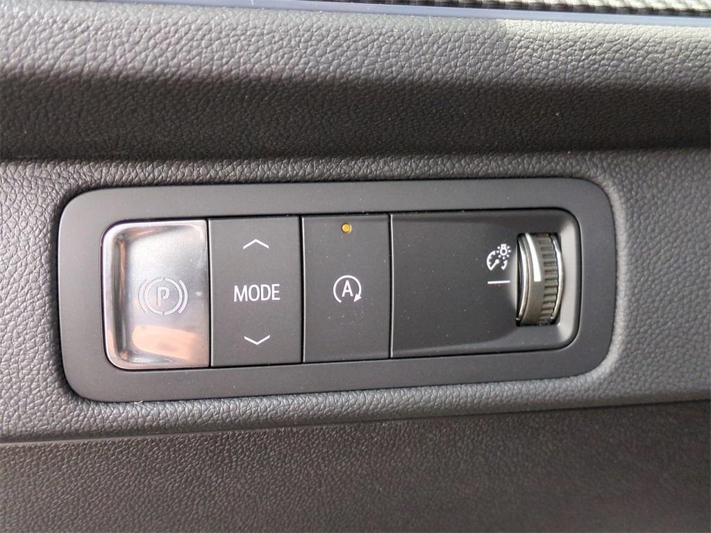 new 2025 Chevrolet Traverse car