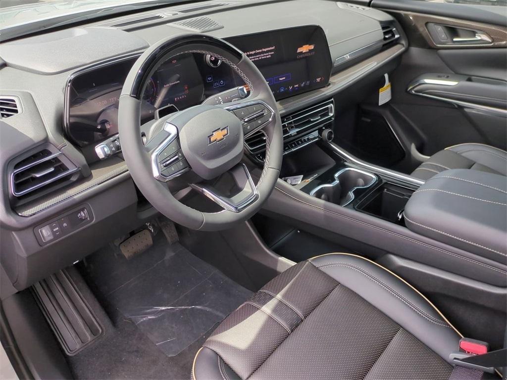new 2025 Chevrolet Traverse car