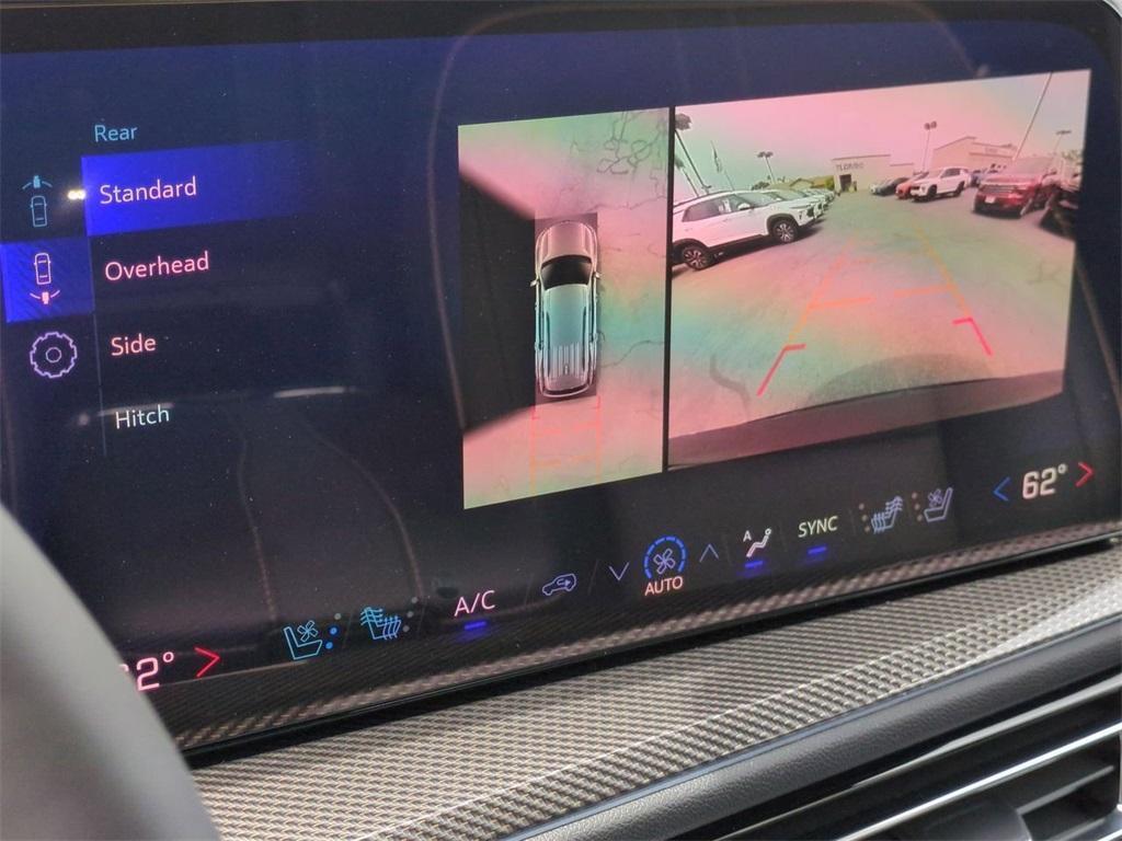 new 2025 Chevrolet Traverse car