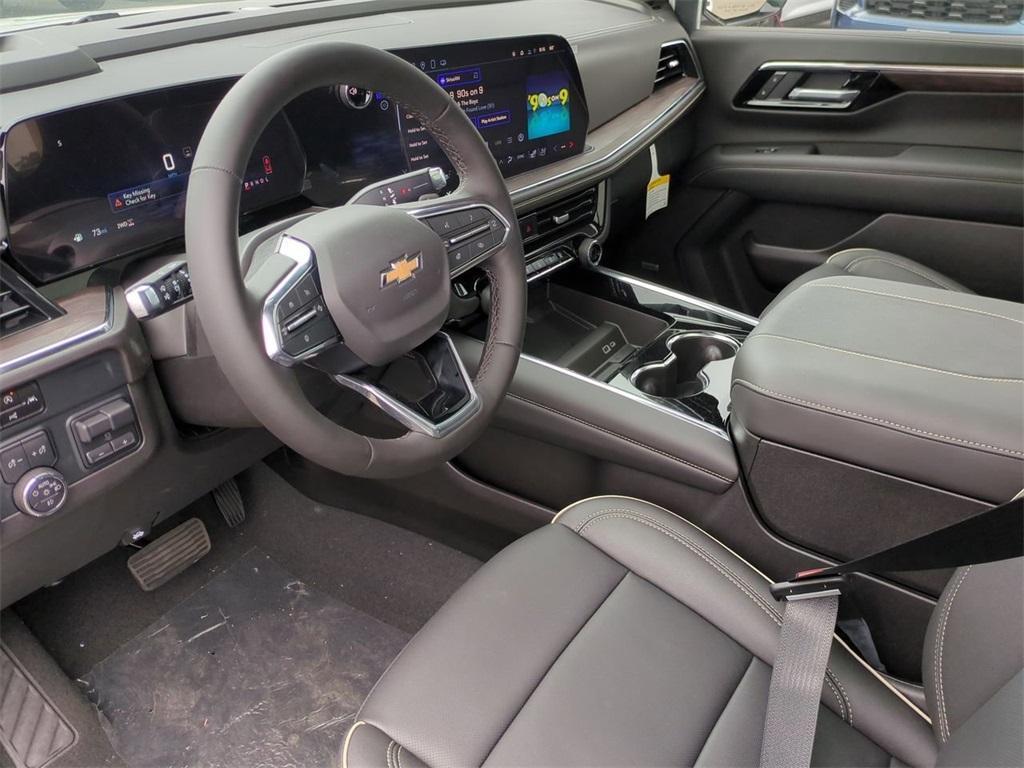 new 2025 Chevrolet Suburban car