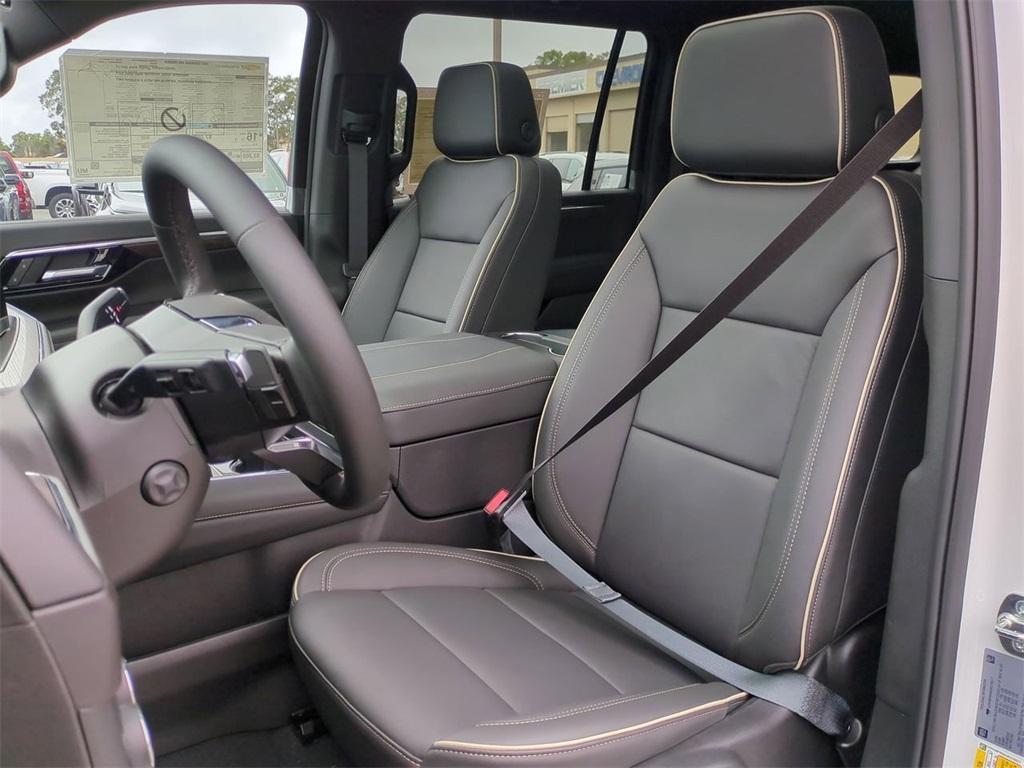 new 2025 Chevrolet Suburban car