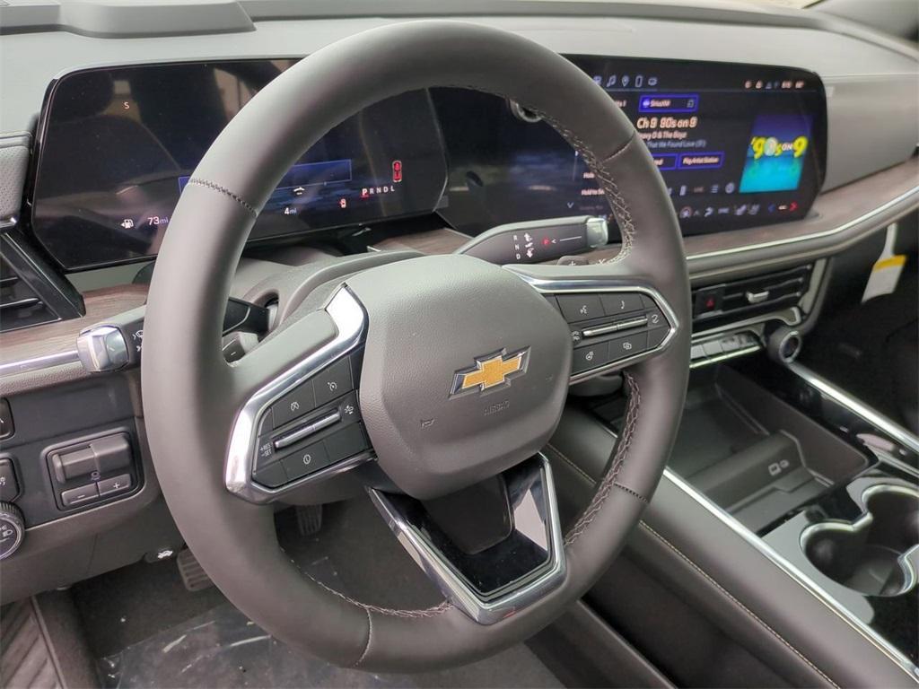 new 2025 Chevrolet Suburban car