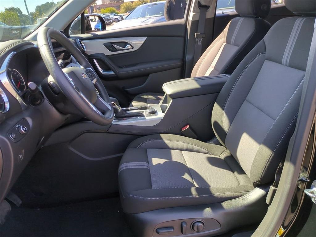 new 2025 Chevrolet Blazer car
