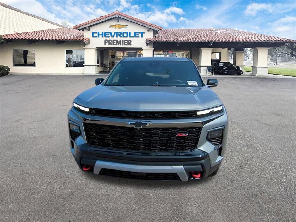 new 2025 Chevrolet Traverse car