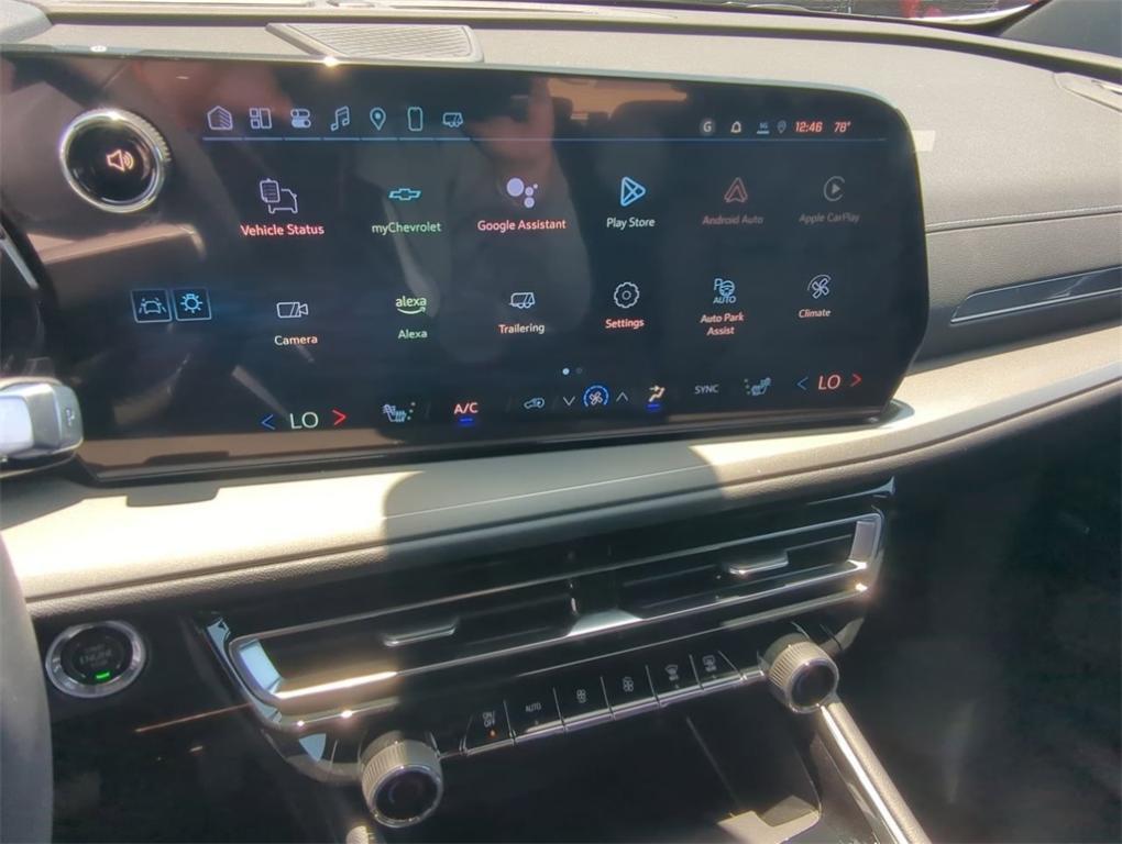 new 2025 Chevrolet Traverse car