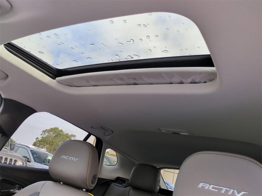 new 2025 Chevrolet Trax car