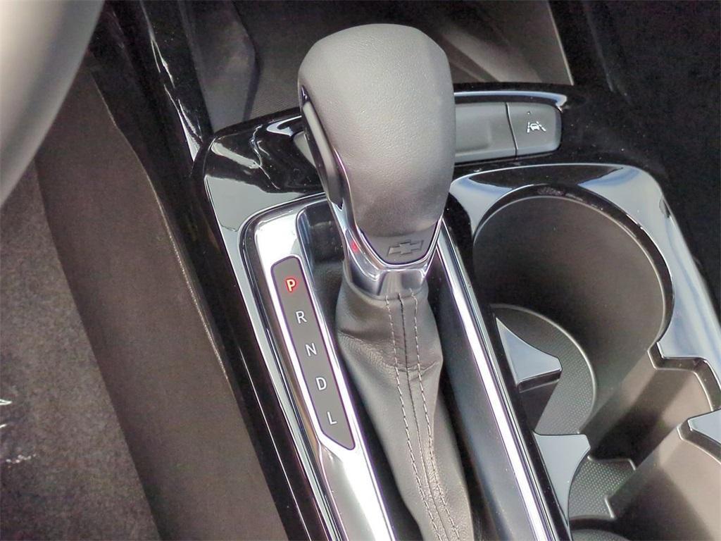new 2025 Chevrolet Trax car