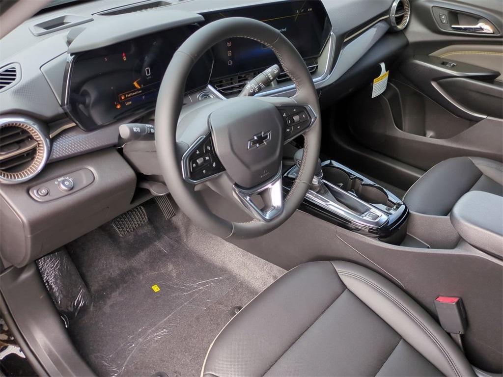 new 2025 Chevrolet Trax car