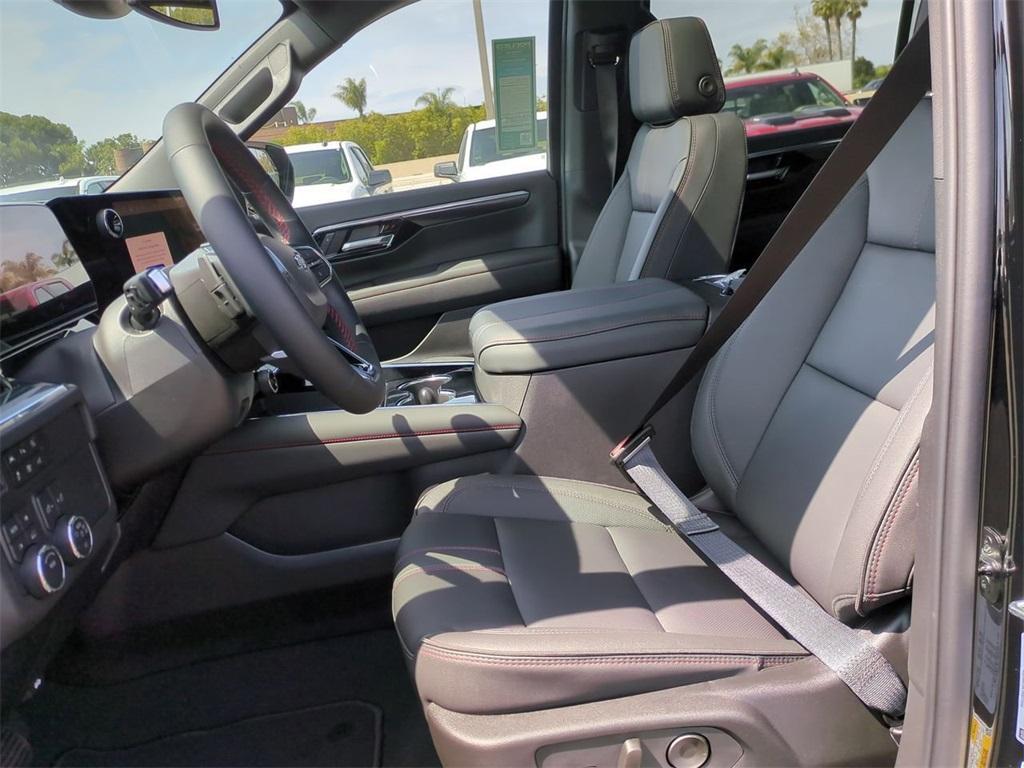 new 2025 Chevrolet Suburban car