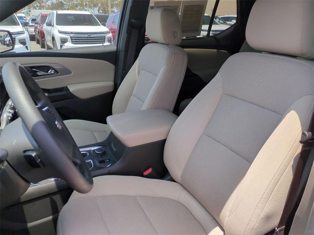 used 2023 Chevrolet Traverse car, priced at $31,495