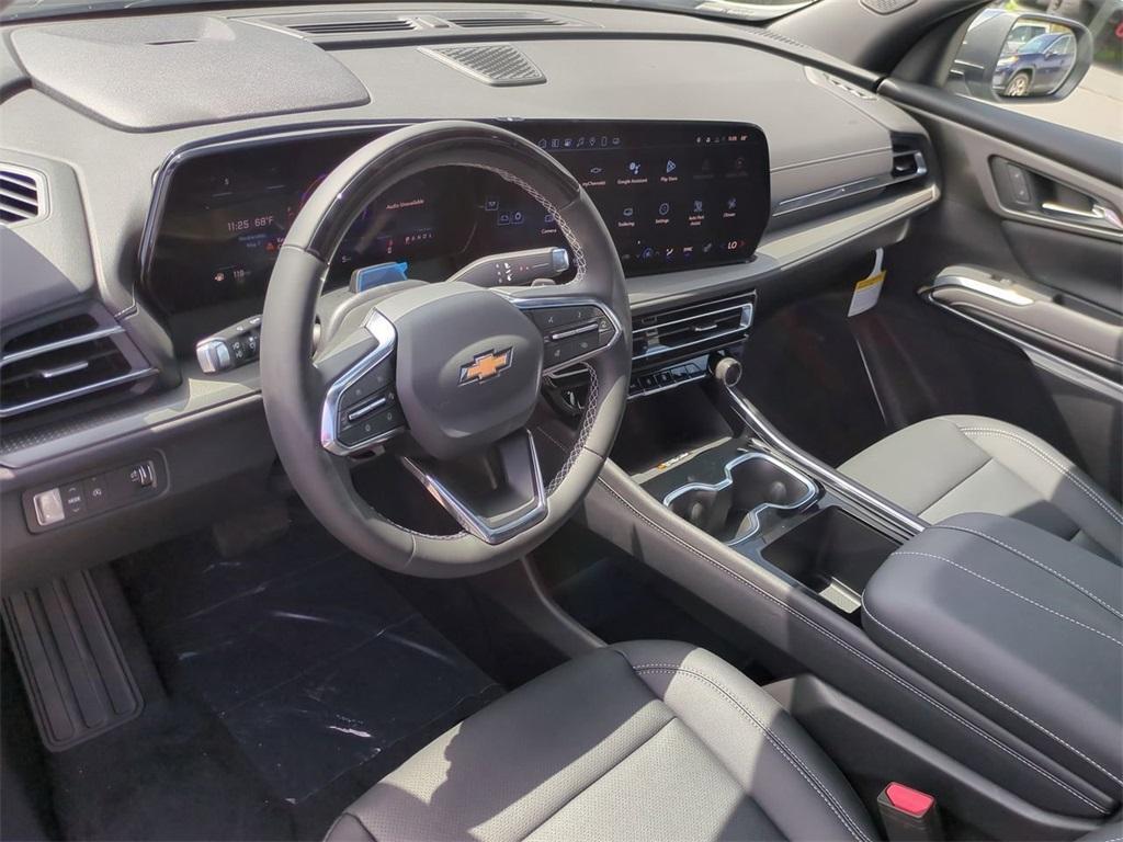 new 2025 Chevrolet Traverse car