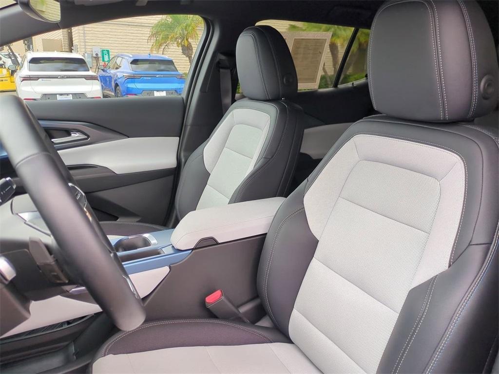 used 2024 Chevrolet Equinox EV car, priced at $34,890