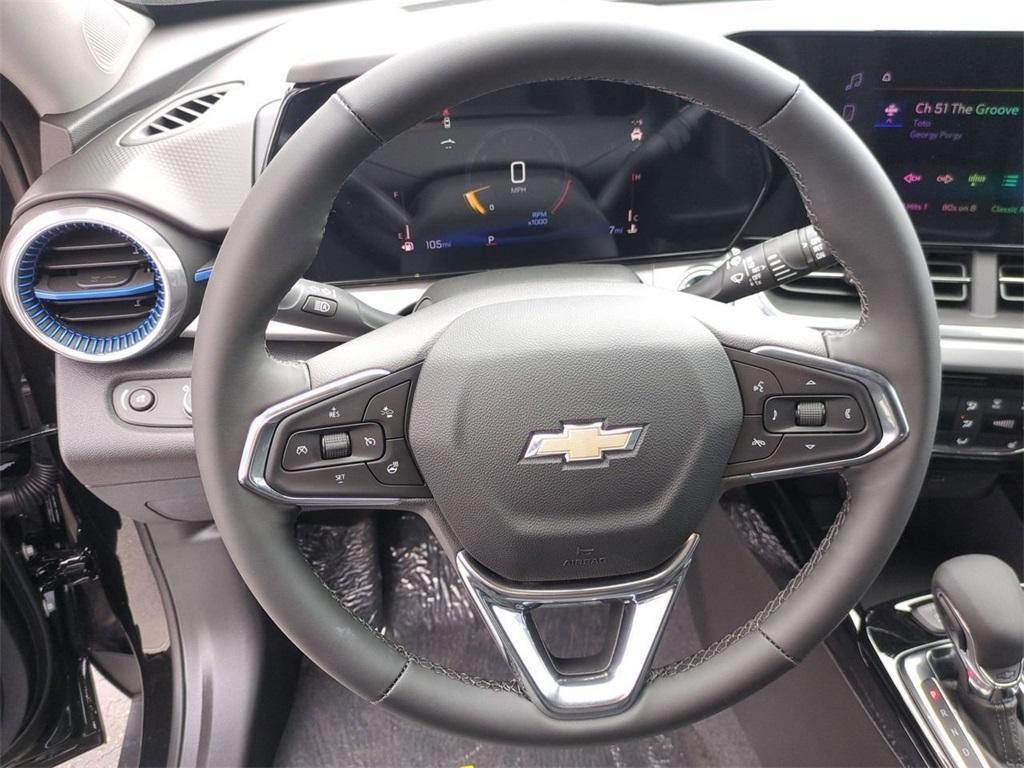 new 2025 Chevrolet Trax car