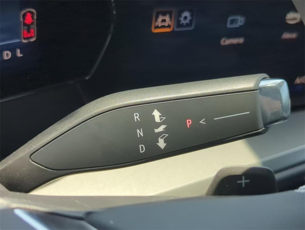 new 2025 Chevrolet Traverse car