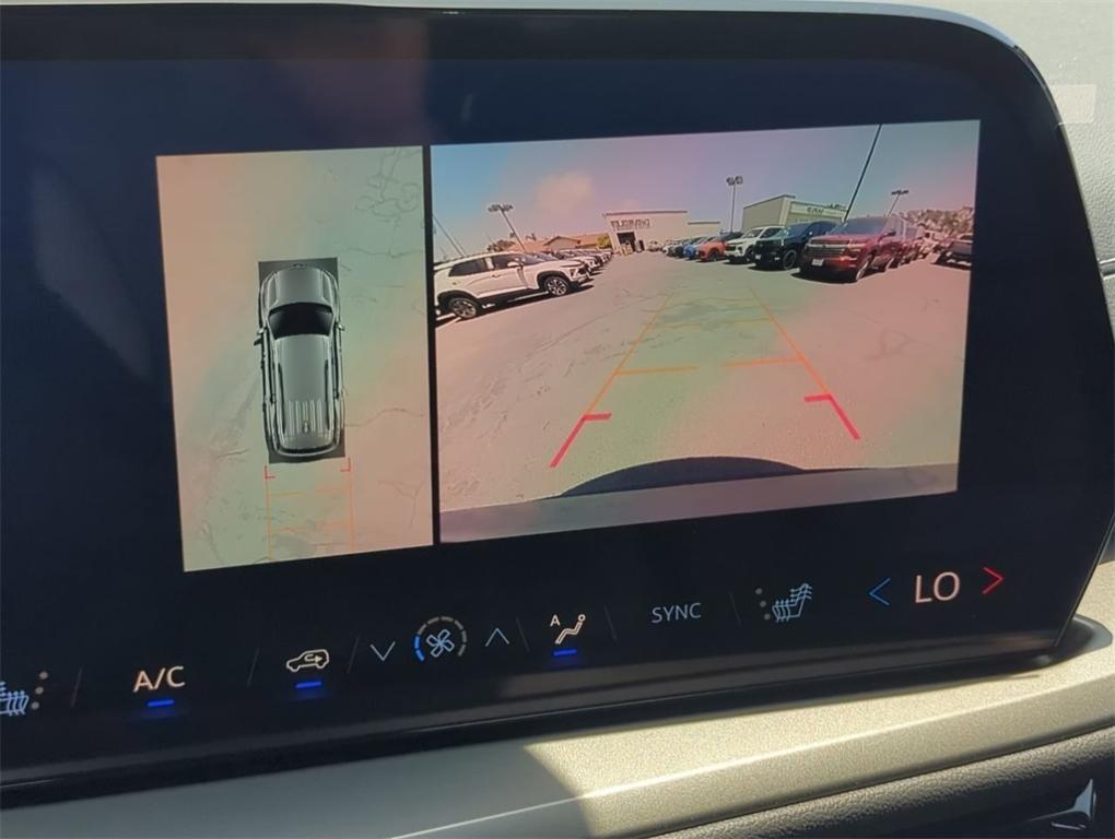 new 2025 Chevrolet Traverse car