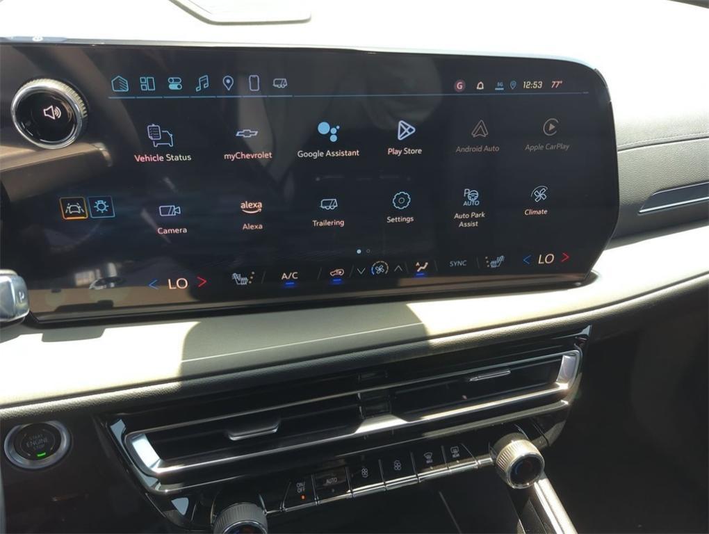 new 2025 Chevrolet Traverse car
