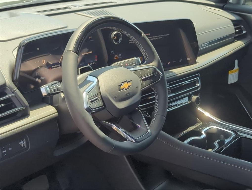new 2025 Chevrolet Traverse car